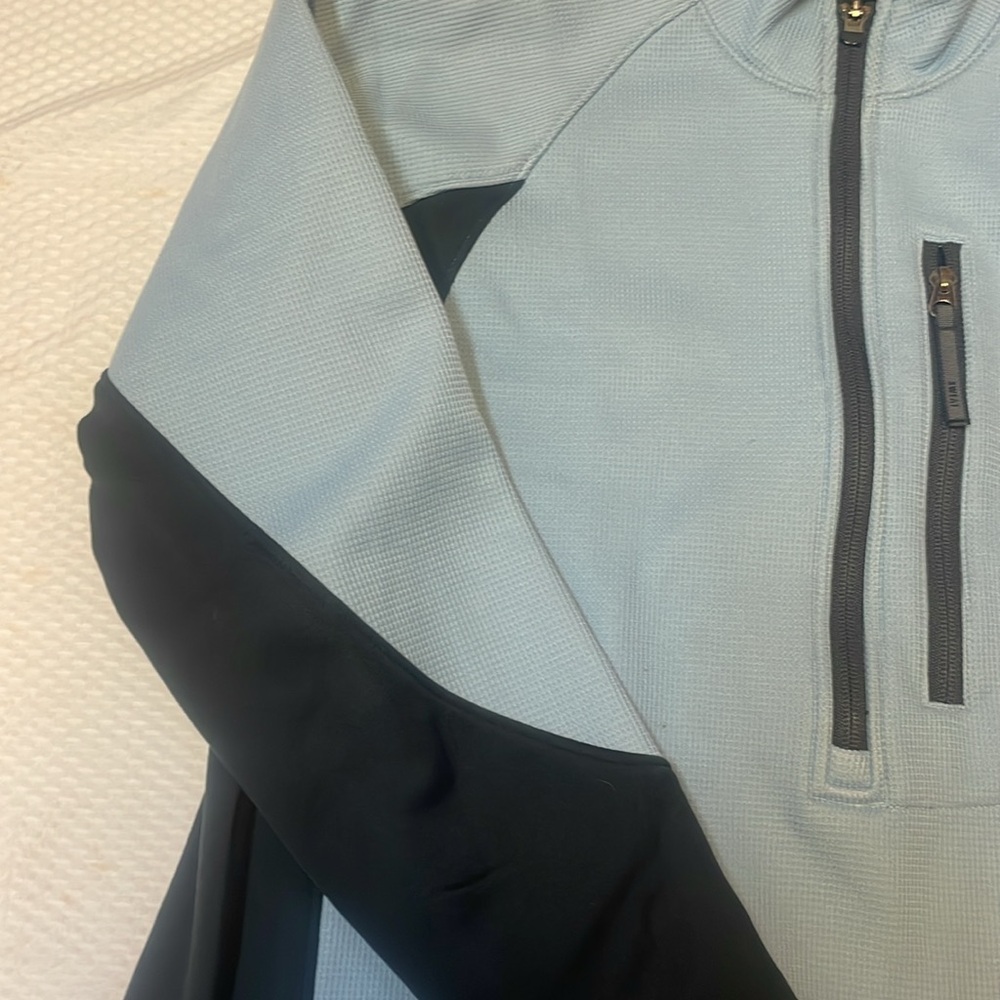 REI  pullover - Picture 4 of 7